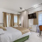 Haven - 3 Apartment *